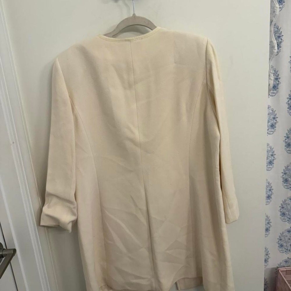 Elie Tahari cream pearl button midi‎ coat - Picture 6 of 8